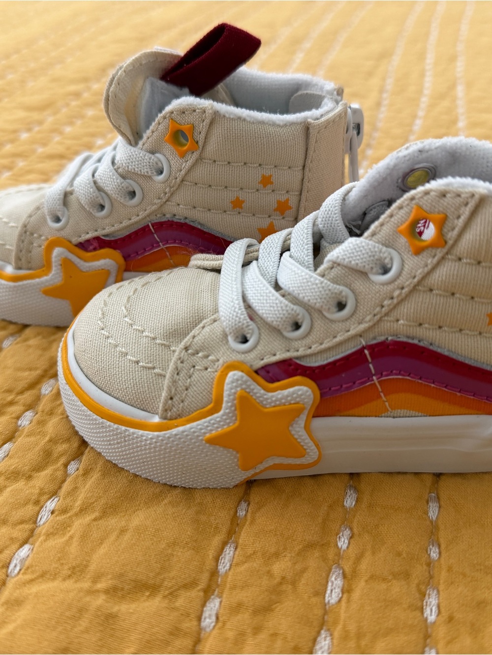 Vans Kids High-Top Sneakers in Cream with Pink & Yellow Accents size 4 never wor